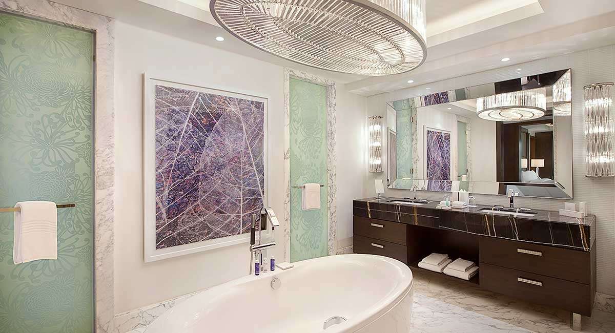 Hilton-Dubai-AHC-Chairman-Suite_Bathroom