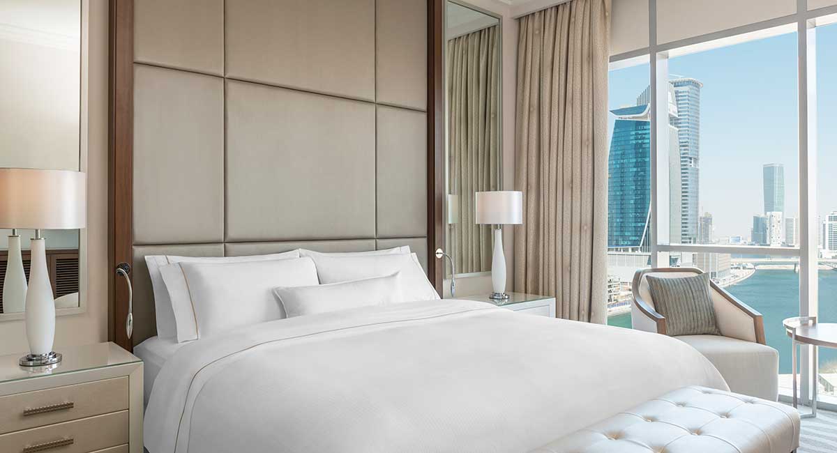 Hilton-Dubai-Al-Habtoor-City_Deluxe-King.004-3